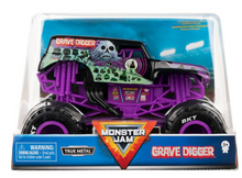 Load image into Gallery viewer, Monster Jam Crazy Bigfoot 1:24 Alloy Truck

