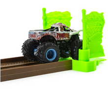 Load image into Gallery viewer, Monster Jam Crazy Bigfoot: 1:64 Special Platform Combo Crazy Zombie
