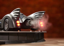 Load image into Gallery viewer, 【Preorder】The Flash Movie│1989 Batmobile Michael Keaton Collector&#39;s Edition【Delivery at the end of May 2023】
